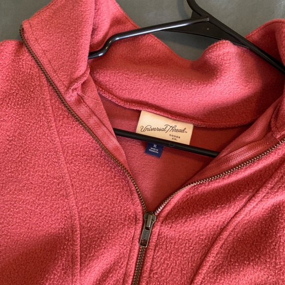 Universal Threads half zip - Picture 2 of 2